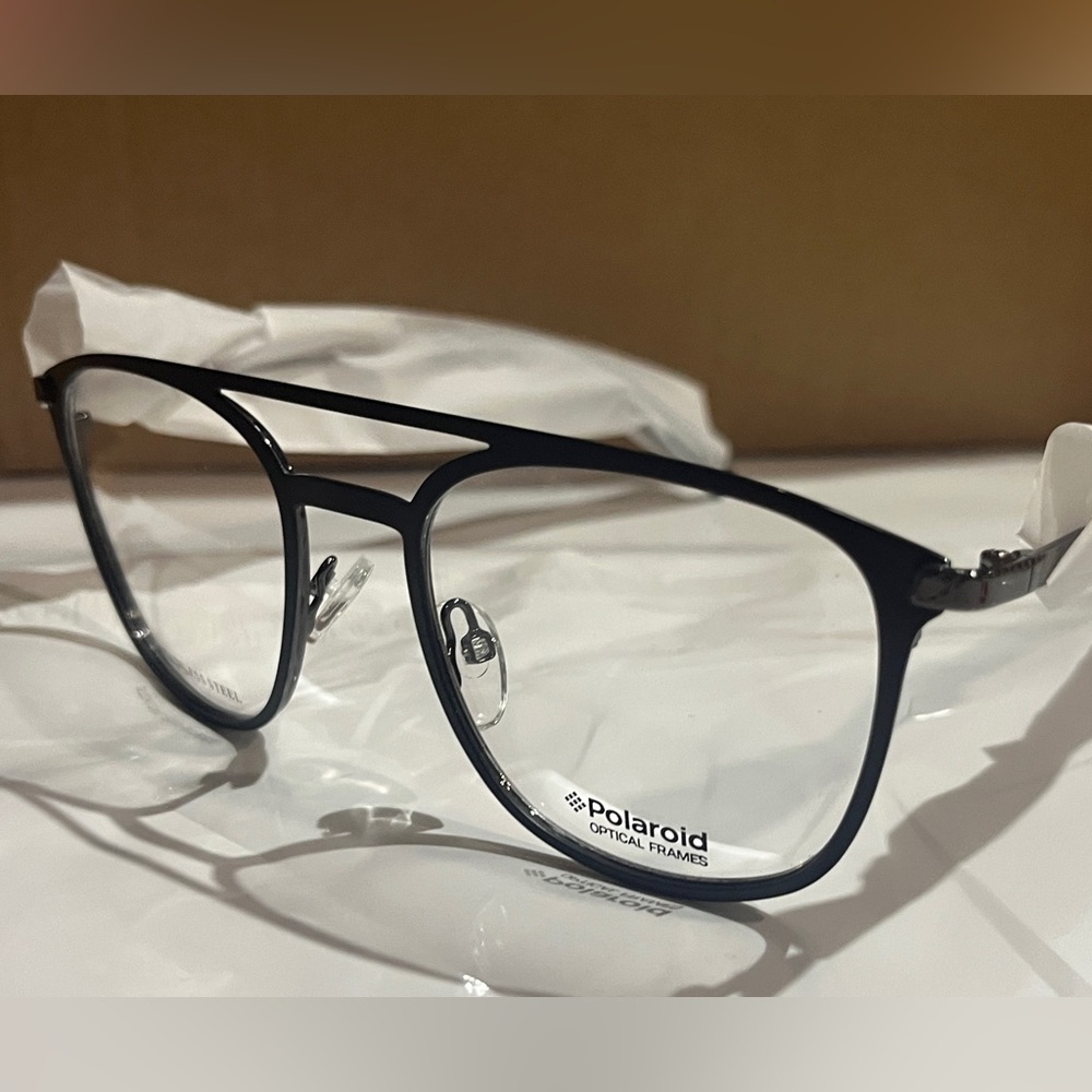 Polaroid black glass